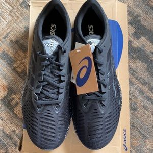 ASICS Men’s Novablast Sneakers.